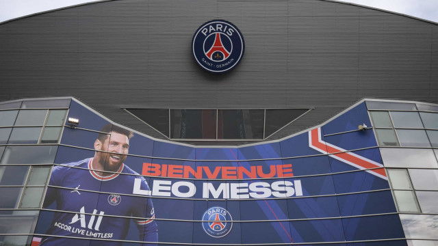 Messi participa de seu primeiro treinamento no PSG; Mbappé pode antecipar saída