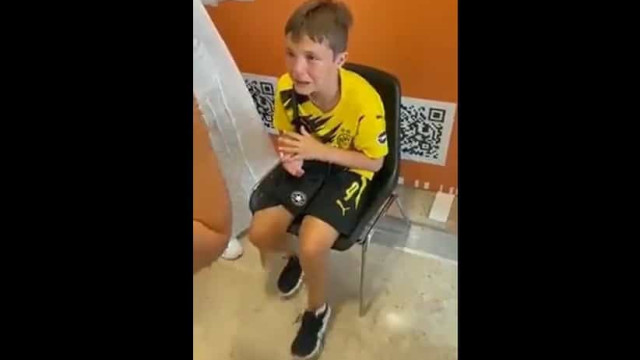 Jovem autista entra em pânico ao ser obrigado a testar para embarcar