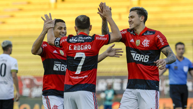 Flamengo vence o Sport com tranquilidade e se recupera no Brasileirão