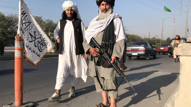 Talibãs não vão aumentar prazo para retirada de tropas do país