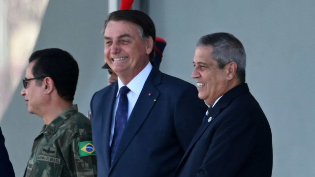 Bolsonaro diz que Brasil é um dos países que menos sofreram na economia