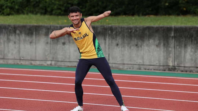 Petrúcio Ferreira é bicampeão nos 100m e quebra recorde na Tóquio 2020