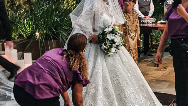 Viviane Araujo se casa com vestido modelo princesa bordado em cristais