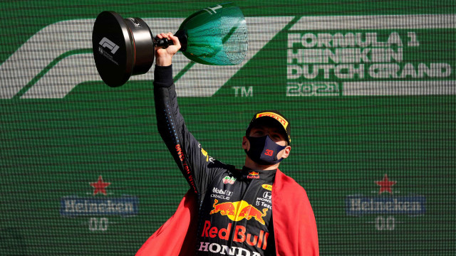 Verstappen ganha corrida caseira sem graça na Holanda e assume liderança da F1