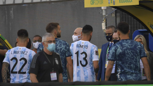 'Escândalo' e 'papelão'; veja repercussão da mídia argentina sobre suspensão de jogo com Brasil