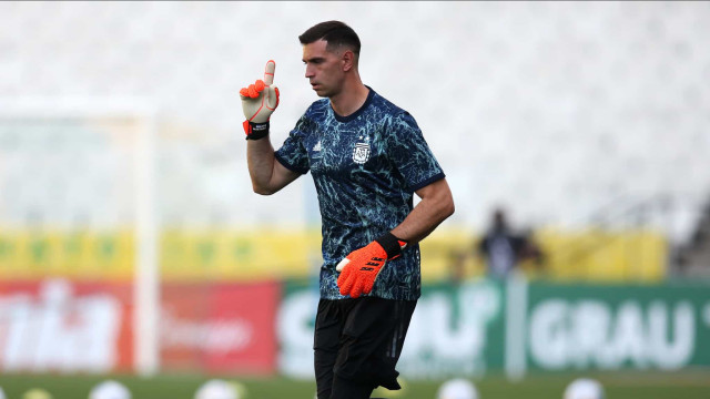 Emiliano Martínez recebe homenagem em cidade natal: 'Agora quero ganhar o tetra'