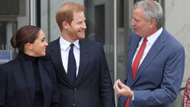 'Não seja um Jair Bolsonaro; seja um Harry e Meghan', posta prefeito de NY