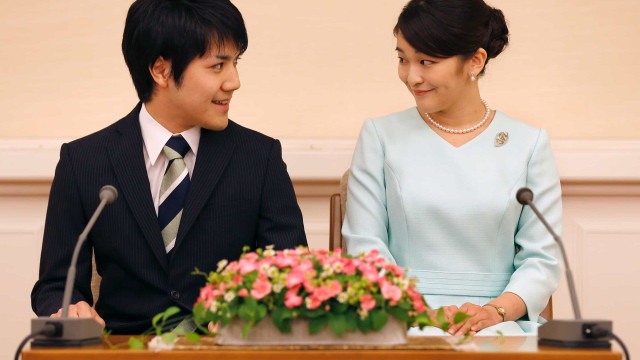 Princesa do Japão se casa com plebeu e sai oficialmente da família real