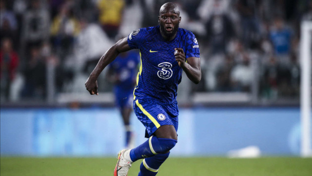 Lukaku 'apara arestas' em reunião com técnico do Chelsea e admite erro em fala