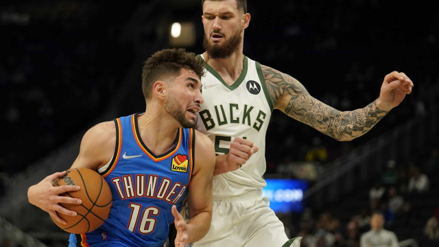 Campeão e vice da NBA, Bucks e Suns vencem na pré-temporada