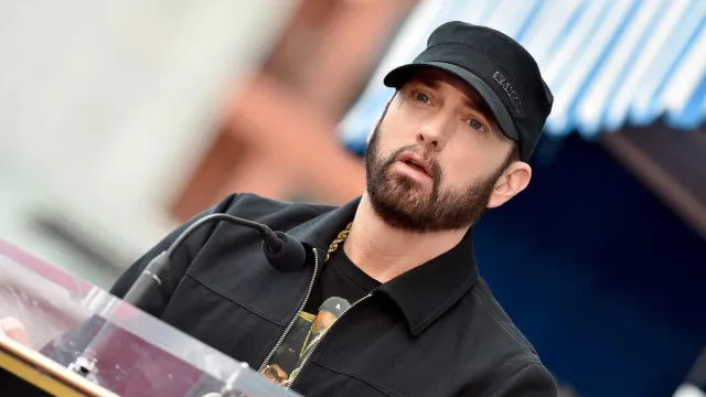 Eminem celebra 18 anos de sobriedade e recebe apoio nas redes