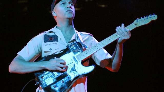Guitarrista Tom Morello diz que fãs se decepcionam ao saberem que ele é negro