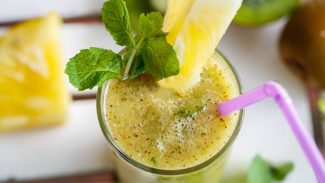 Suco de abacaxi e gengibre, a combinação poderosa que ajuda a perder peso