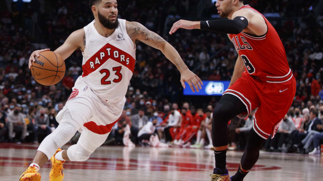 Zach LaVine 'supera' Michael Jordan e Bulls batem Raptors; Nets derrotam Wizards