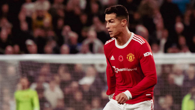 Cristiano Ronaldo brilha, United bate Tottenham e acaba com série de insucessos