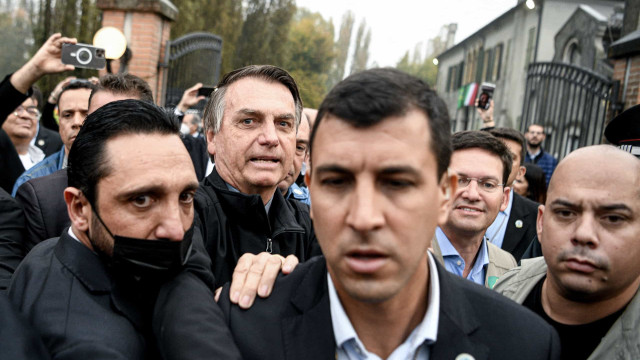 Bolsonaro é recebido sob gritos e protesto em cidade italiana