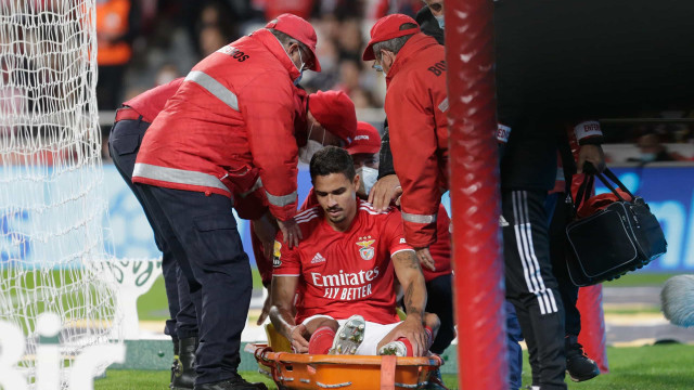 Lucas Veríssimo rompe ligamento do joelho e perderá restante da temporada