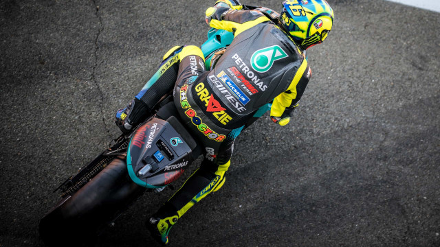 Rossi larga em décimo em sua última corrida na MotoGP; Martín fica com a pole