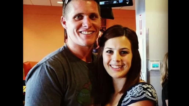 Mulher descobre que o marido é o pai da filha da amiga por causa de sinal