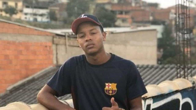 MC Jotinha é morto a tiros após tentar apartar briga no Rio
