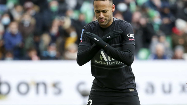 Neymar volta à França e inicia corrida para reforçar o PSG contra o Real Madrid
