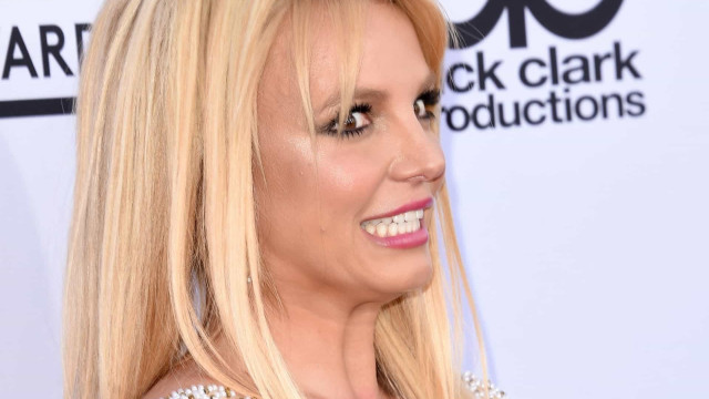 Britney Spears manda família ir para o inferno em rede social