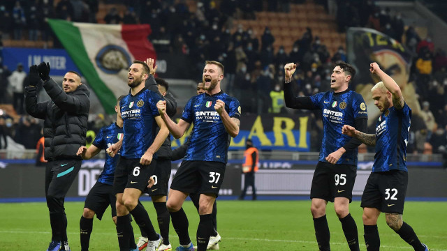 Inter de Milão goleia Cagliari e assume liderança do Campeonato Italiano
