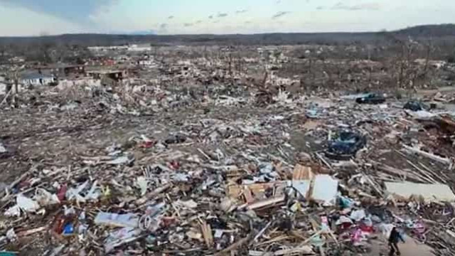 Tornado que causou quase 100 mortos arrasou Mayfield; veja as imagens