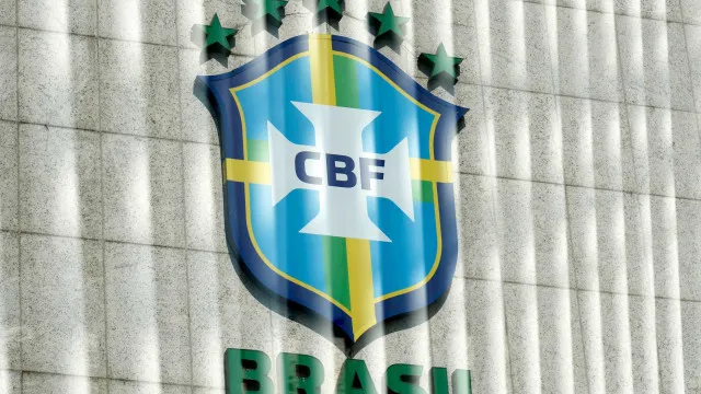 
                    CBF quer usar liga para abolir discurso de 'roubo' no Brasileirão
                