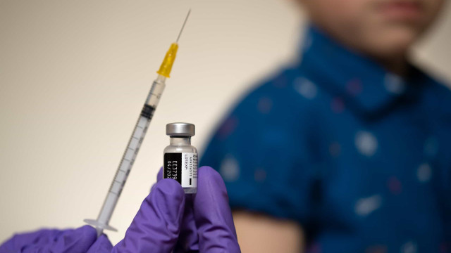 Saúde deve receber 4º lote de vacinas da Pfizer para crianças em 3 de fevereiro