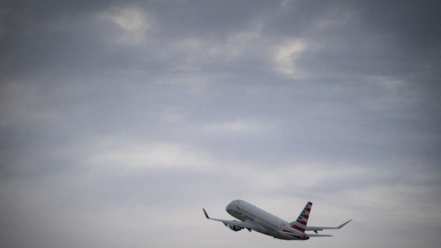 EUA: avião adia partida devido a flatulência de passageiro
