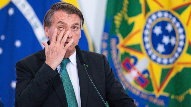 Compartilhamento de provas sobre ajudante pode gerar novo embaraço para Bolsonaro
