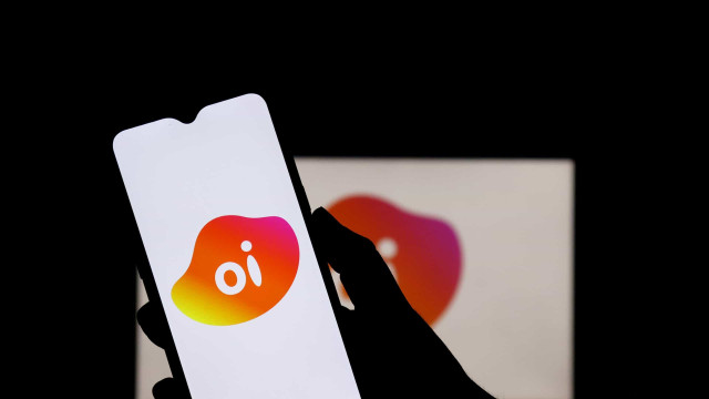 Dividido, Cade aprova a venda da Oi Móvel para Claro, TIM e vivo