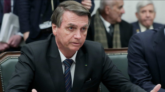 Bolsonaro recua de reajuste privilegiado para policiais e diz que tendência é de 5% para todos os servidores