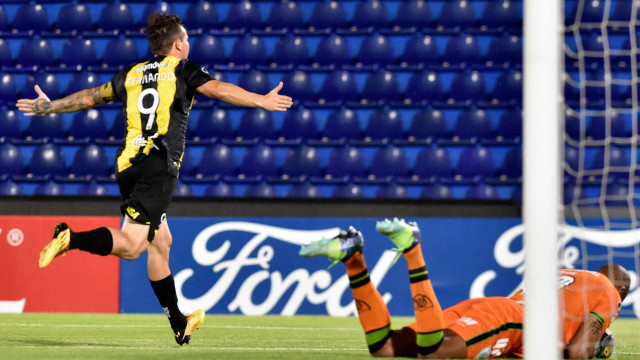 América-MG reage, vence Guaraní nos pênaltis e segue na Libertadores