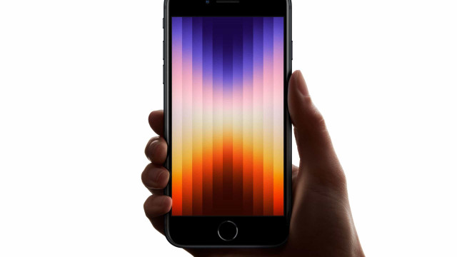 Desempenho do novo iPhone SE é comparável ao do iPhone 13