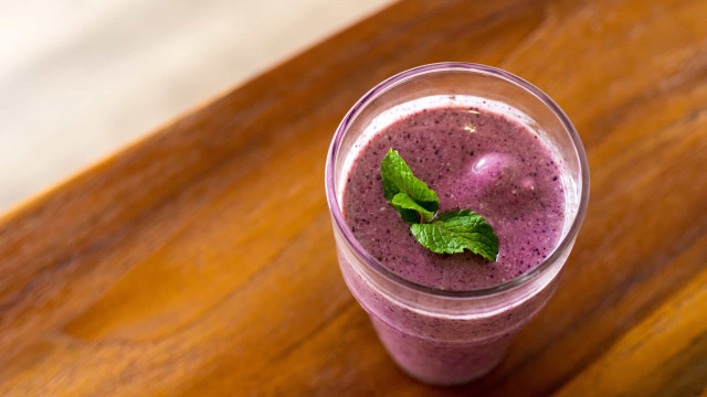 Aqui tem a receita de um batido muito docinho e saudável
