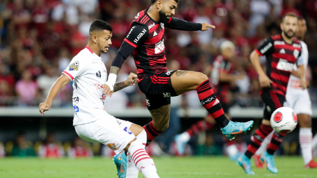 Flamengo defende vantagem contra Vasco para ir à final do Carioca