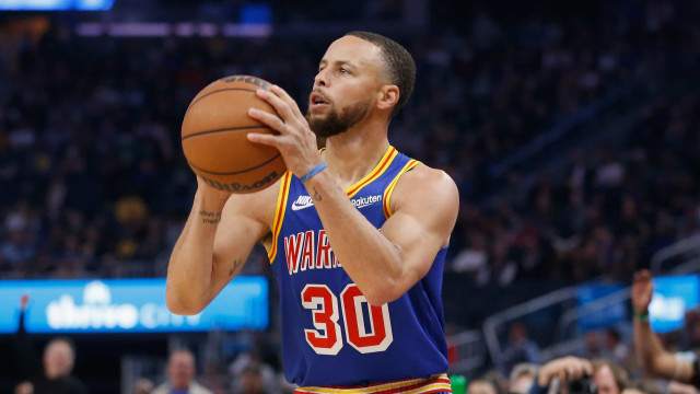 Curry comemora título da NBA com Warriors e MVP das finais: 'É muito surreal'