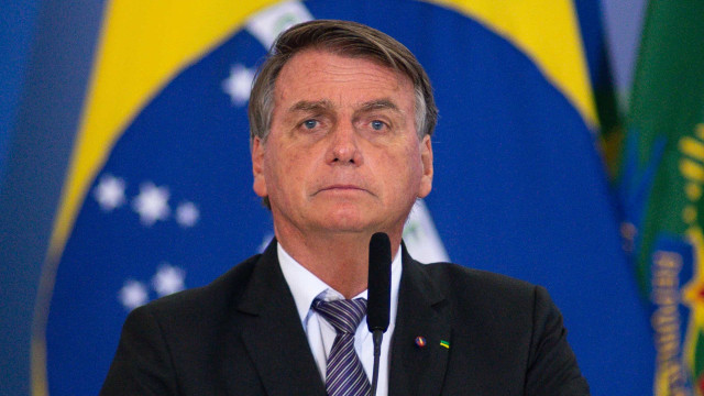 Bolsonaro apresenta 'melhora progressiva', mas segue sem previsão de alta, diz boletim médico