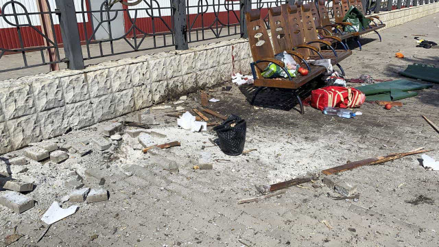 Ataque a estação de trens de Donetsk provoca 30 mortos e 100 feridos