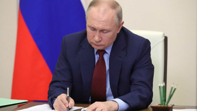 Putin diz que atacou Ucrânia por não ter escolha e para cumprir 'objetivos nobres'