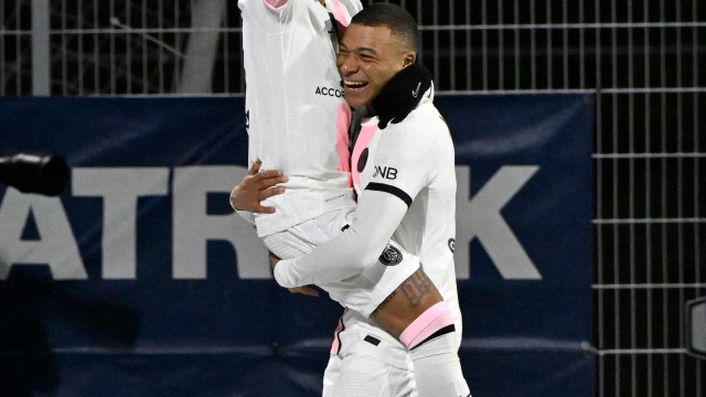 Com 3 de Neymar e 3 de Mbappé, PSG goleia fora e fica perto do título francês