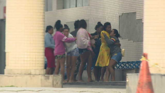 Menina perde a perna em acidente com carro alegórico no Rio