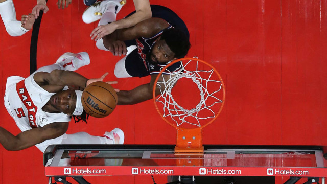 Embiid garante vitória dos 76ers sobre os Raptors; Bulls empatam série com Bucks