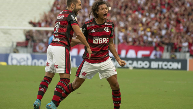 Arão faz 2, mas Flamengo empata com Ceará e aumenta a pressão sobre Paulo Sousa