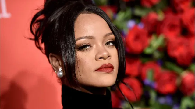 LONDRINA, PR (UOL/FOLHAPRESS) - Rihanna, 38, fo