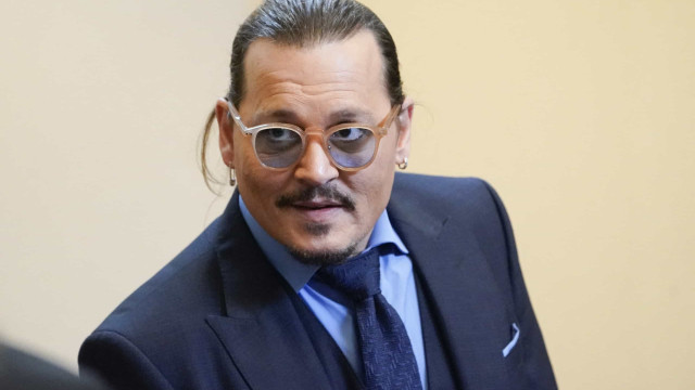 Johnny Depp nega rumores de regresso a 'Piratas do Caribe'
