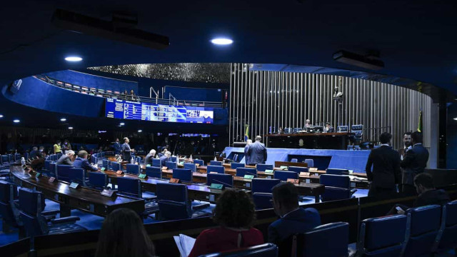 Congresso banca até R$ 79 mil para 'mudança fantasma' de deputados e senadores