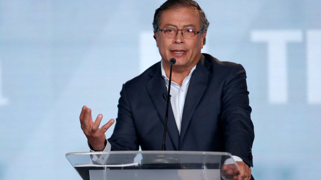 Presidente da Colômbia pede reunião da OEA após ataques de bolsonaristas no DF